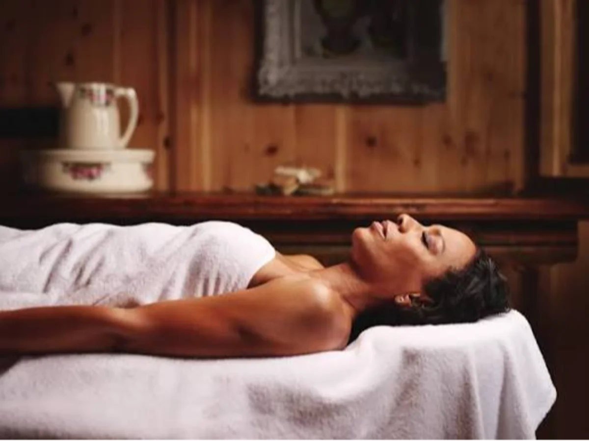 Beauty- Extras | Depilation mit Warmwachs Gesicht/ Oberlippe